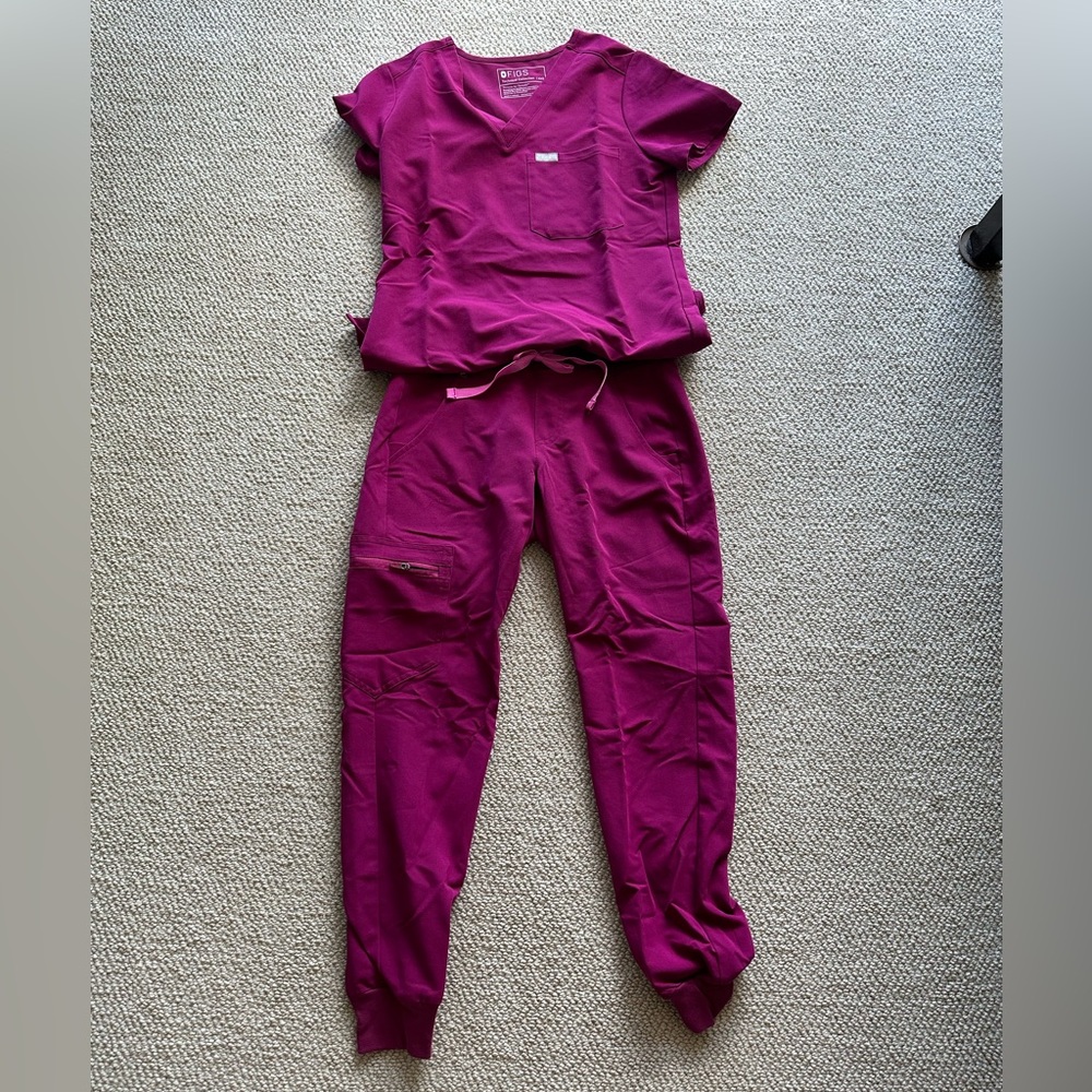 Figs Scrubs Set Magenta